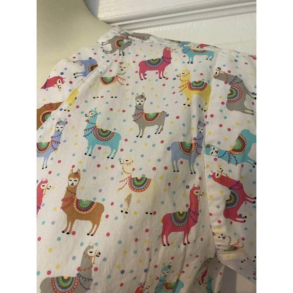 Colorful Party Llamas Scrub Top Women's Medium Tasha And Me Brand - Picture 4 of 10
